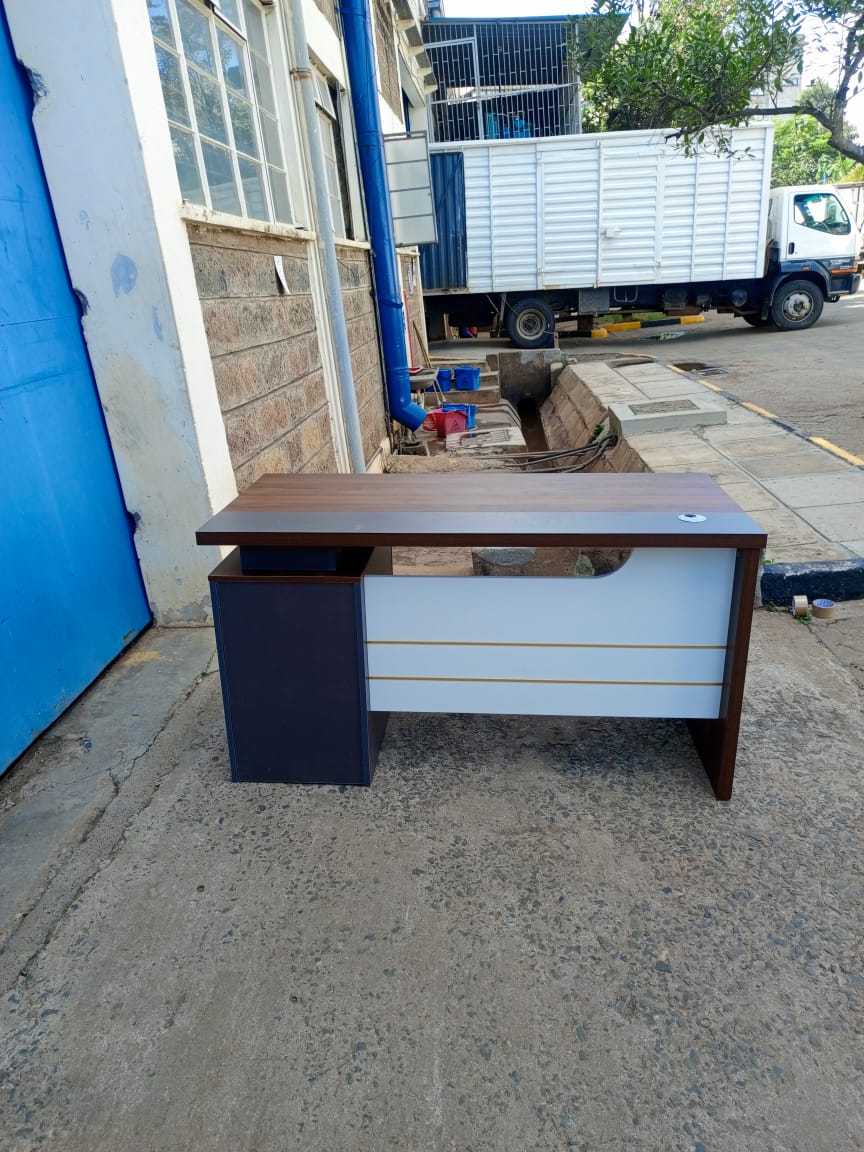 1.4-meter Executive Office Desk.. 1.4-meter Executive Office Desk..