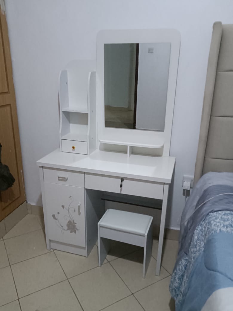 Dressing Table Set (2) Dressing Table Set (2)